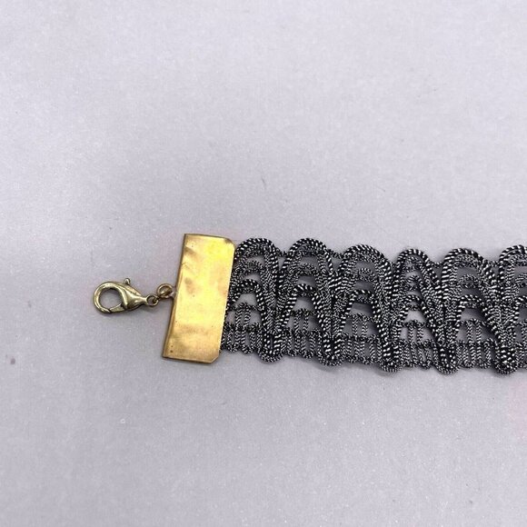 Free People Wide Delicate Lace Ribbon Choker Necklace Gold Tone 9-14 Inches - Picture 2 of 4